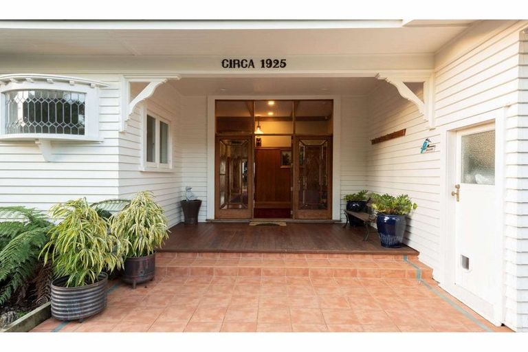 Photo of property in 15 Kotare Heights, Kerikeri, 0230