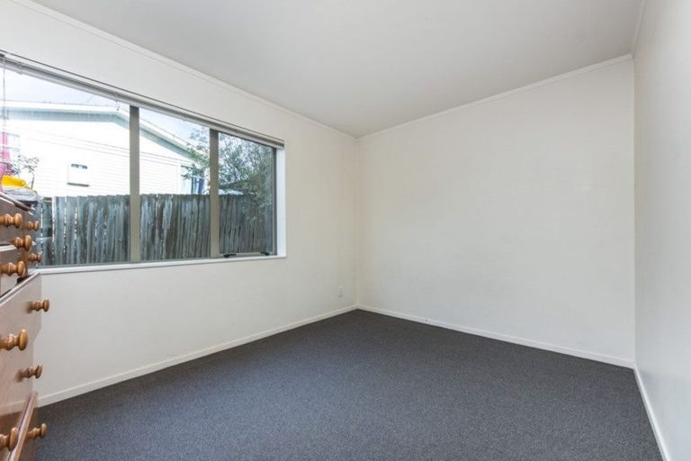 Photo of property in The Haven, 41/120 Beach Haven Road, Beach Haven, Auckland, 0626