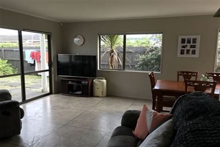 Photo of property in 19b Dickson Road, Papamoa Beach, Papamoa, 3118