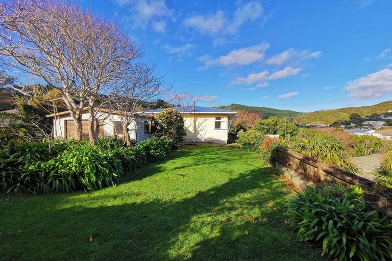 Photo of property in 4a Thurleigh Grove, Karori, Wellington, 6012