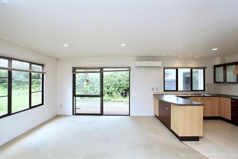 Photo of property in 35 Seneca Court, Golflands, Auckland, 2013