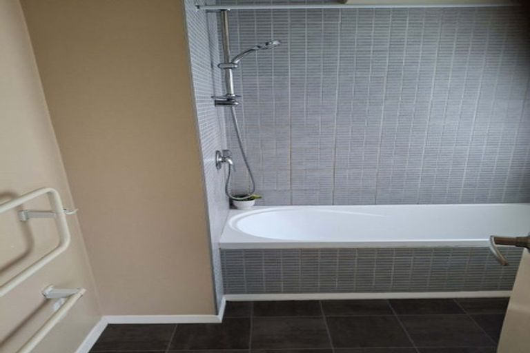 Photo of property in 354 Waiwhetu Road, Fairfield, Lower Hutt, 5011