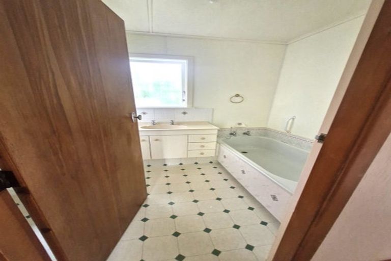 Photo of property in 15 Cook Street, Karori, Wellington, 6012