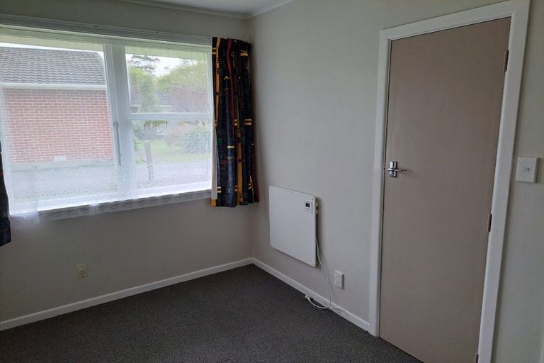 Photo of property in 1/52 Cruickshank Road, Clouston Park, Upper Hutt, 5018