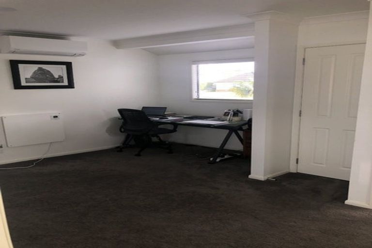 Photo of property in 79 Mt Lebanon Crescent, The Gardens, Auckland, 2105