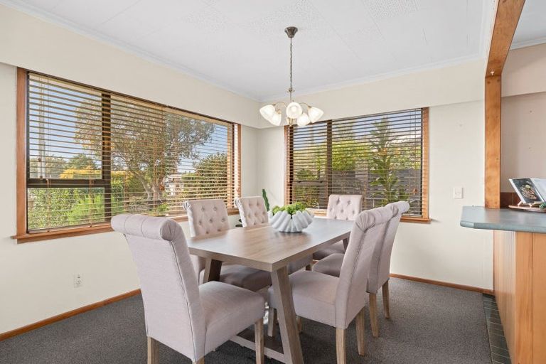 Photo of property in 36 Wairau Road, Oakura, 4314