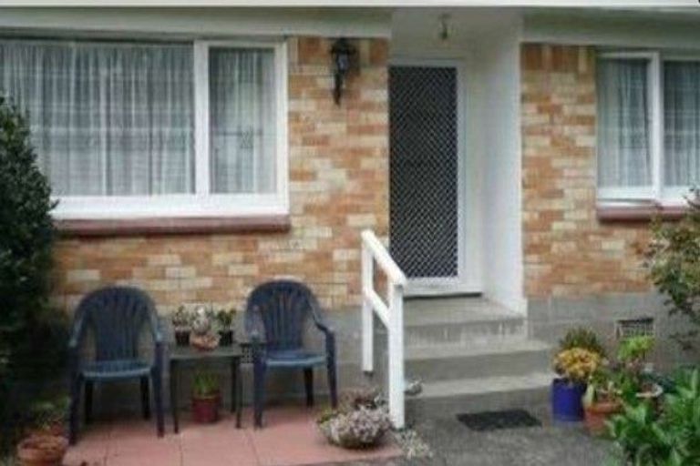 Photo of property in 2/19 Russell Road, Manurewa, Auckland, 2102