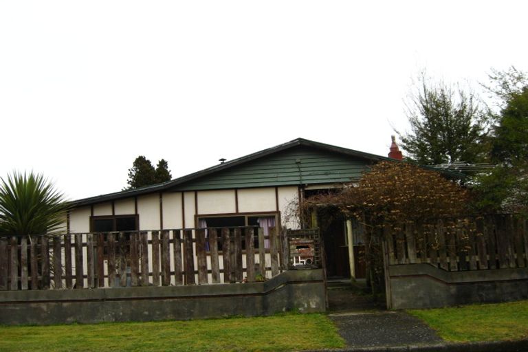 Photo of property in 16 Mace Street, Reefton, 7830