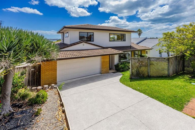 Photo of property in 6 Majesty Place, Half Moon Bay, Auckland, 2012