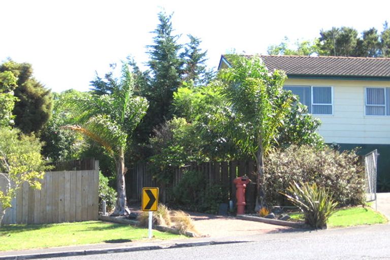 Photo of property in 33 Oreil Avenue, West Harbour, Auckland, 0618