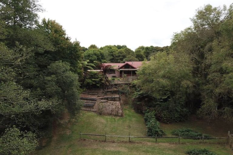 Photo of property in 10 Totara Grove, Hillcrest, Auckland, 0627