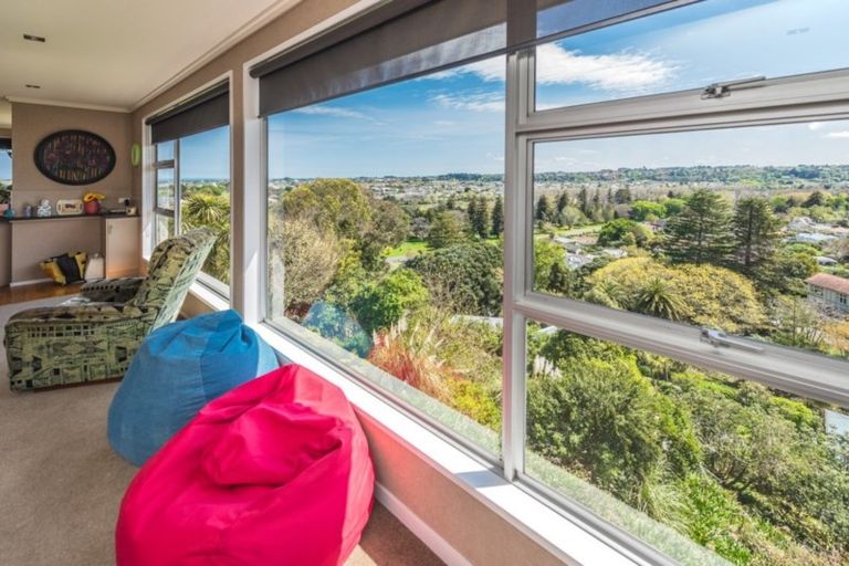 Photo of property in 27 Wairere Road, Bastia Hill, Whanganui, 4500