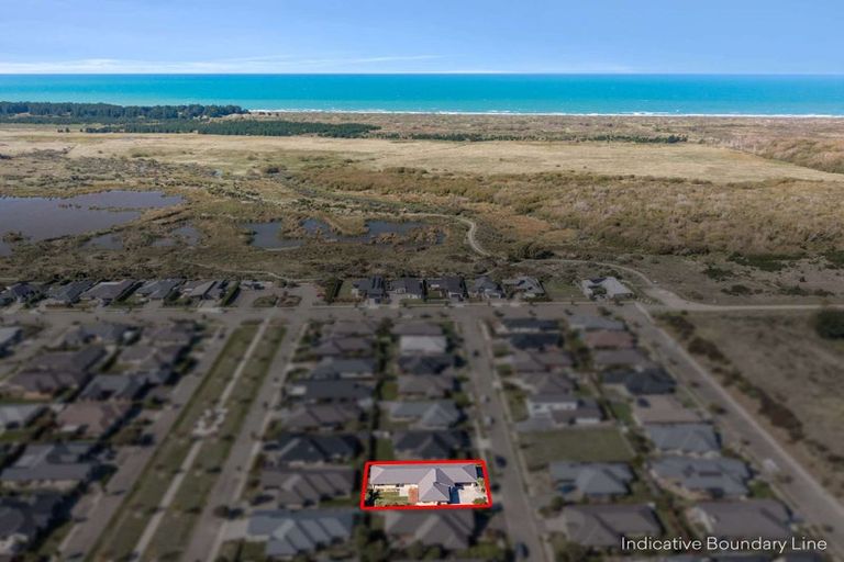 Photo of property in 14 Waimarie Street, Pegasus, 7612