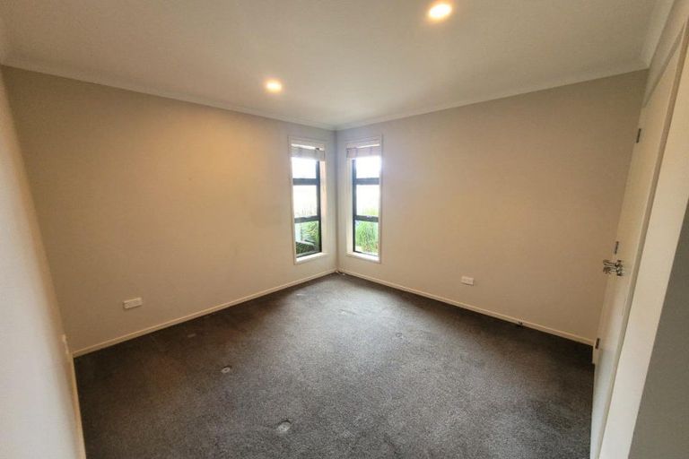 Photo of property in 40 Magnolia Drive, Westown, New Plymouth, 4310