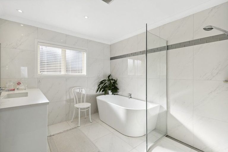 Photo of property in 9 Imran Terrace, Khandallah, Wellington, 6035