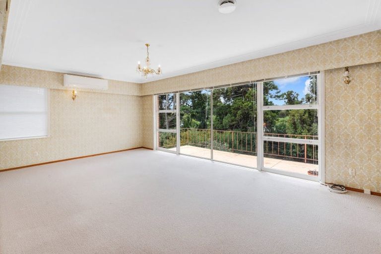 Photo of property in 96 Lawrence Crescent, Hillpark, Auckland, 2102