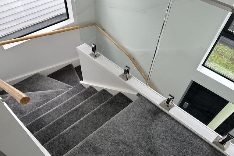 Photo of property in 4 Kaha Lane, Henderson, Auckland, 0612