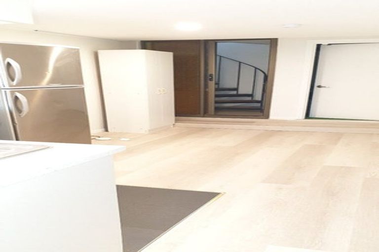 Photo of property in 1/104 Bond Crescent, Forrest Hill, Auckland, 0620