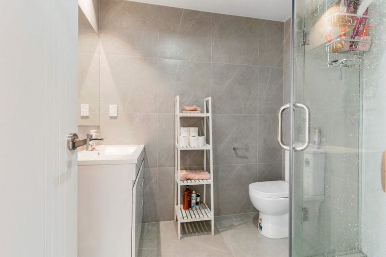 Photo of property in 9/237 Swanson Road, Henderson, Auckland, 0610