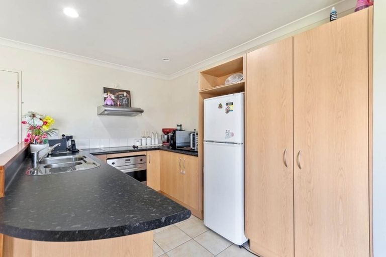 Photo of property in 19 Old Park Place, Takanini, 2112