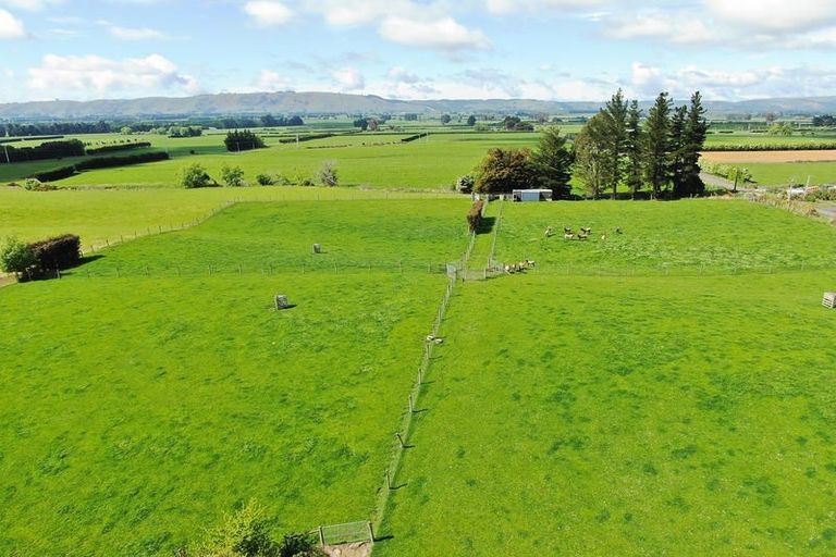 Photo of property in 68 Currie Road, Woodside, Outram, 9073