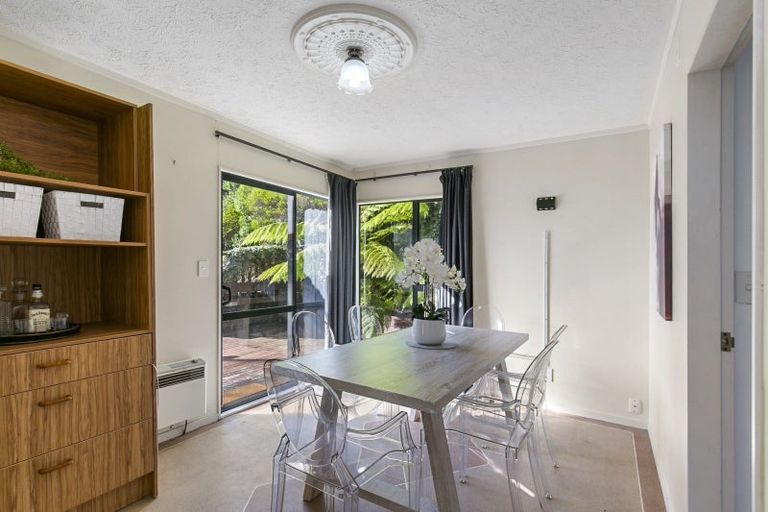 Photo of property in 69 Woodhouse Avenue, Karori, Wellington, 6012