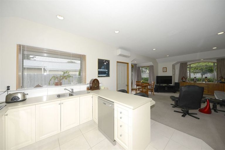 Photo of property in 3/252 Mairehau Road, Burwood, Christchurch, 8083