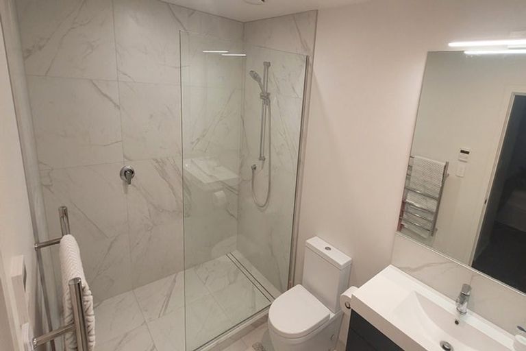 Photo of property in 77 Hokioi Drive, Kenepuru, Porirua, 5022