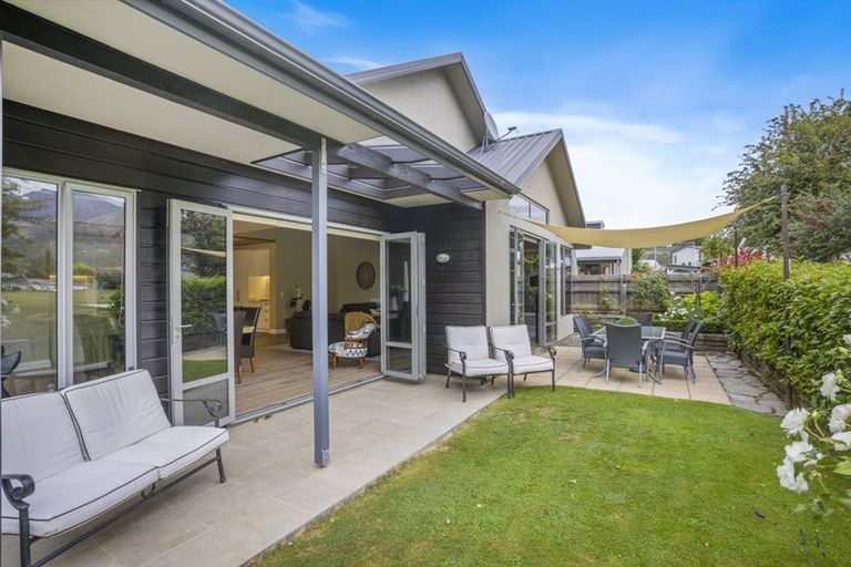 Photo of property in 116 Cotter Avenue, Arrowtown, 9302