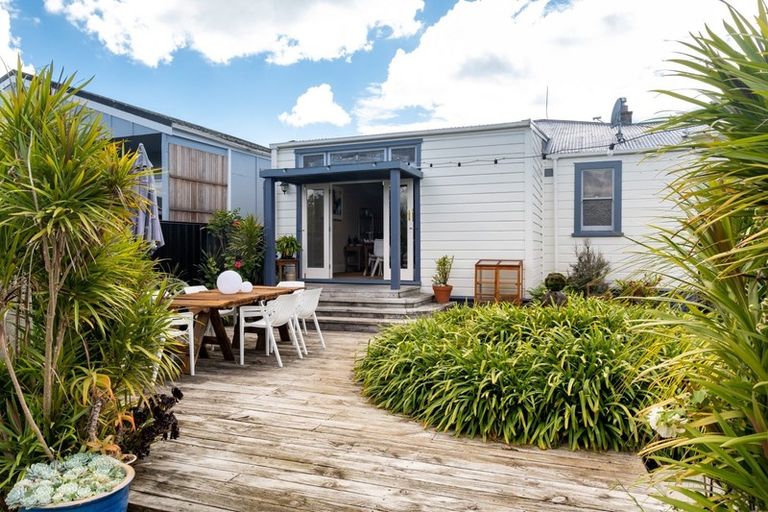 Photo of property in 14 Mcdonald Street, Napier South, Napier, 4110