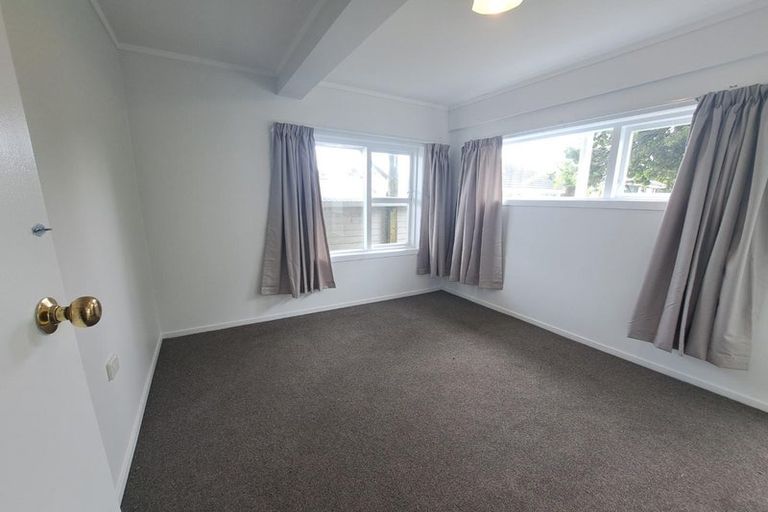Photo of property in 100 Barrys Road, Glendene, Auckland, 0602