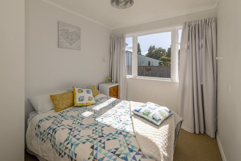 Photo of property in 10 Kohekohe Road, Waikanae, 5036