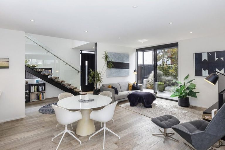 Photo of property in 43a Gracefield Avenue, Christchurch Central, Christchurch, 8013