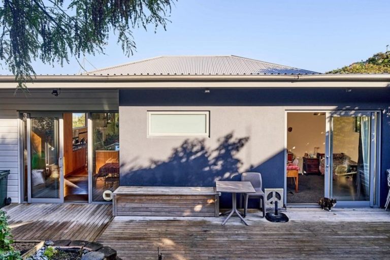 Photo of property in 3 Kaitawa Road, York Bay, Lower Hutt, 5013