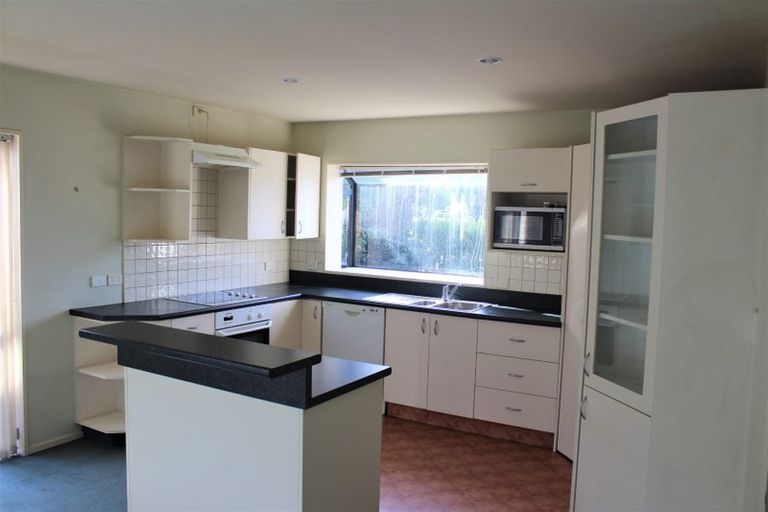 Photo of property in 183 Memorial Avenue, Burnside, Christchurch, 8053