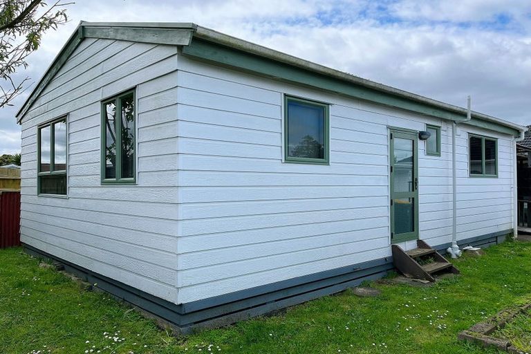 Photo of property in 2 Barnard Place, Manurewa East, Auckland, 2102