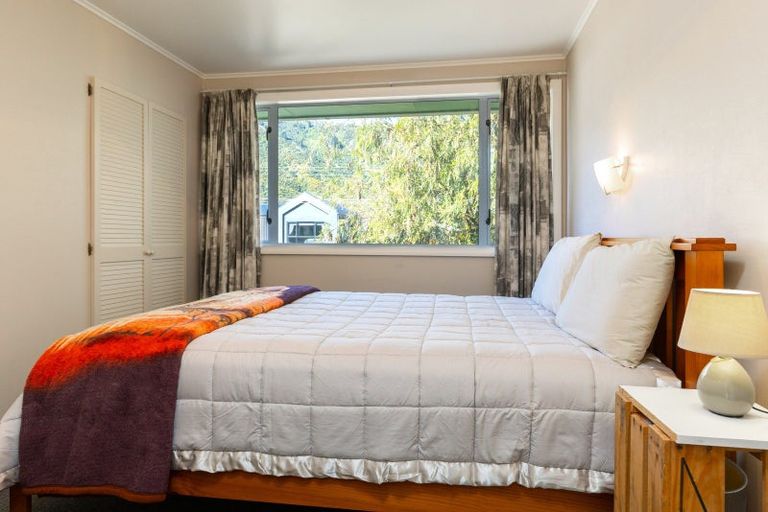 Photo of property in 48 Beach Road, Waikawa, Picton, 7220