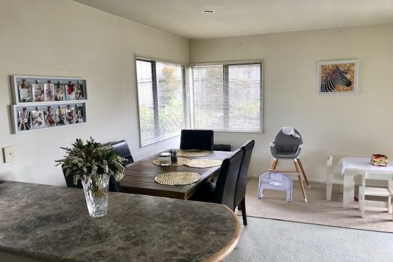 Photo of property in 1/29 John Court Street, Birkenhead, Auckland, 0626