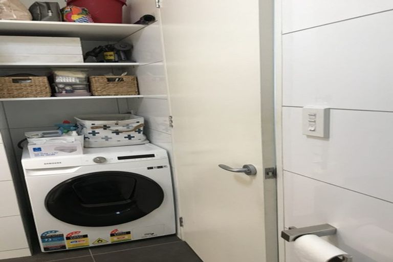 Photo of property in 1/25 Home Street, Mount Victoria, Wellington, 6011