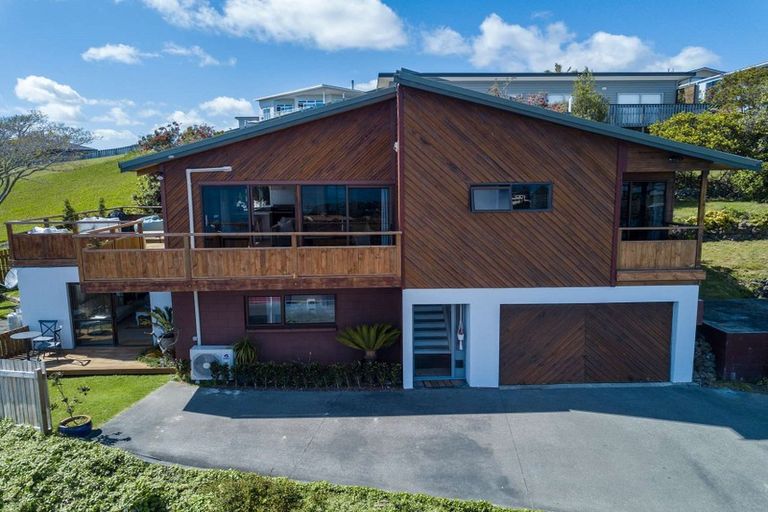 Photo of property in 26 Bay View Road, Cable Bay, 0420