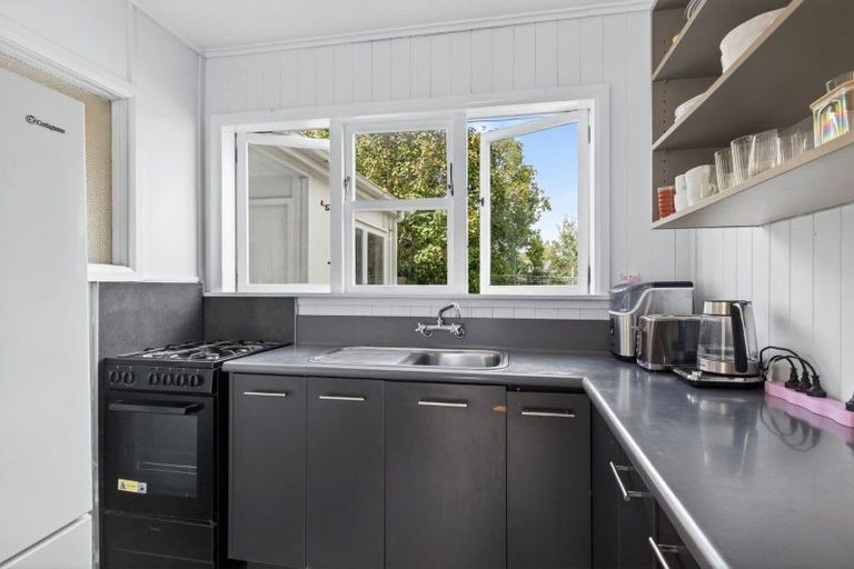 Photo of property in 4 Renfrew Place, Highbury, Palmerston North, 4412