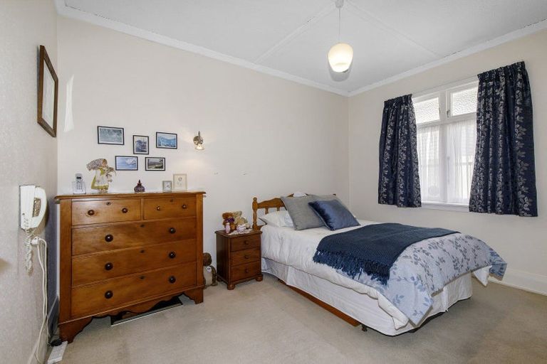 Photo of property in 62 Norton Park Avenue, Fairfield, Lower Hutt, 5011