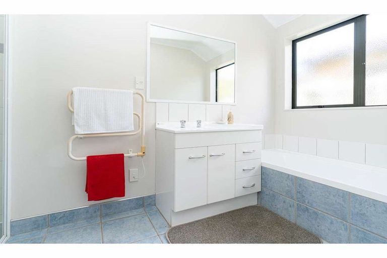 Photo of property in 23a Fairway Drive, Kerikeri, 0230