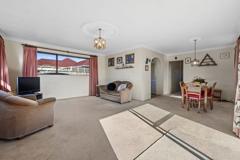 Photo of property in 2/58 Birdwood Avenue, Papatoetoe, Auckland, 2025