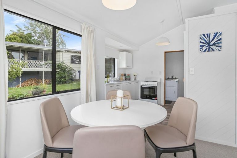 Photo of property in 1/47 West Harbour Drive, West Harbour, Auckland, 0618