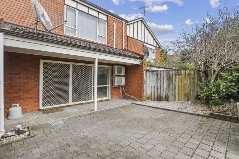 Photo of property in 2/23 Charlenne Close, Ranui, Auckland, 0612