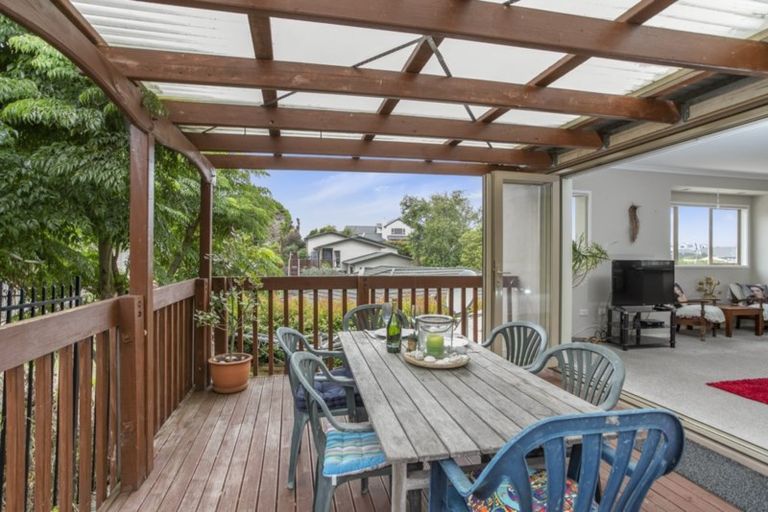 Photo of property in 12 Valley Fields Place, Pukekohe, 2120