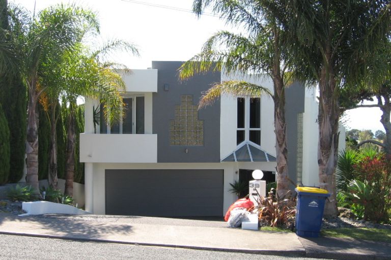 Photo of property in 1/39 Eastcliffe Road, Castor Bay, Auckland, 0620