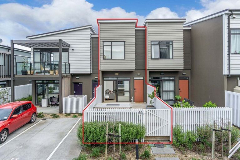 Photo of property in 15 Tuatua Road, Hobsonville, Auckland, 0616