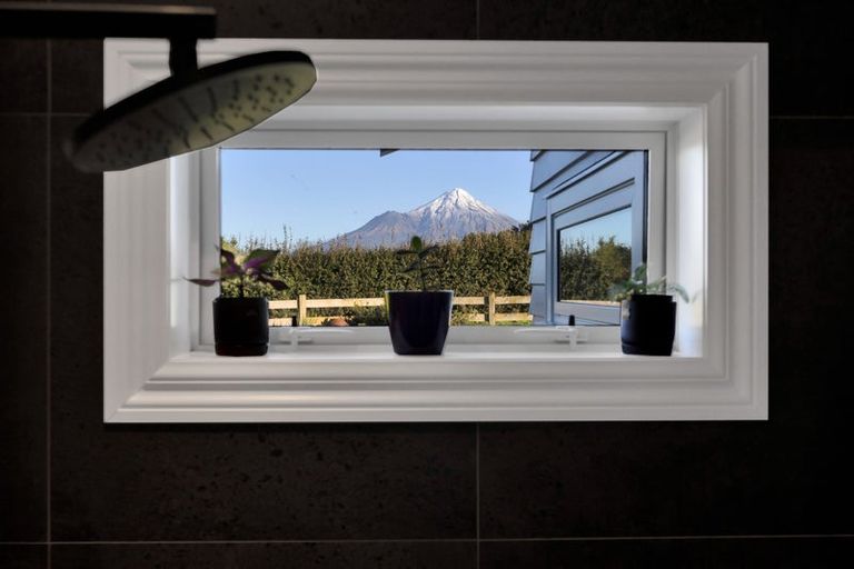 Photo of property in 159 Opunake Road, Stratford, 4391